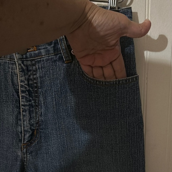 Like new! Chico’s Light Blue Denim Jeans sz 1 (US M/8) - Picture 9 of 16